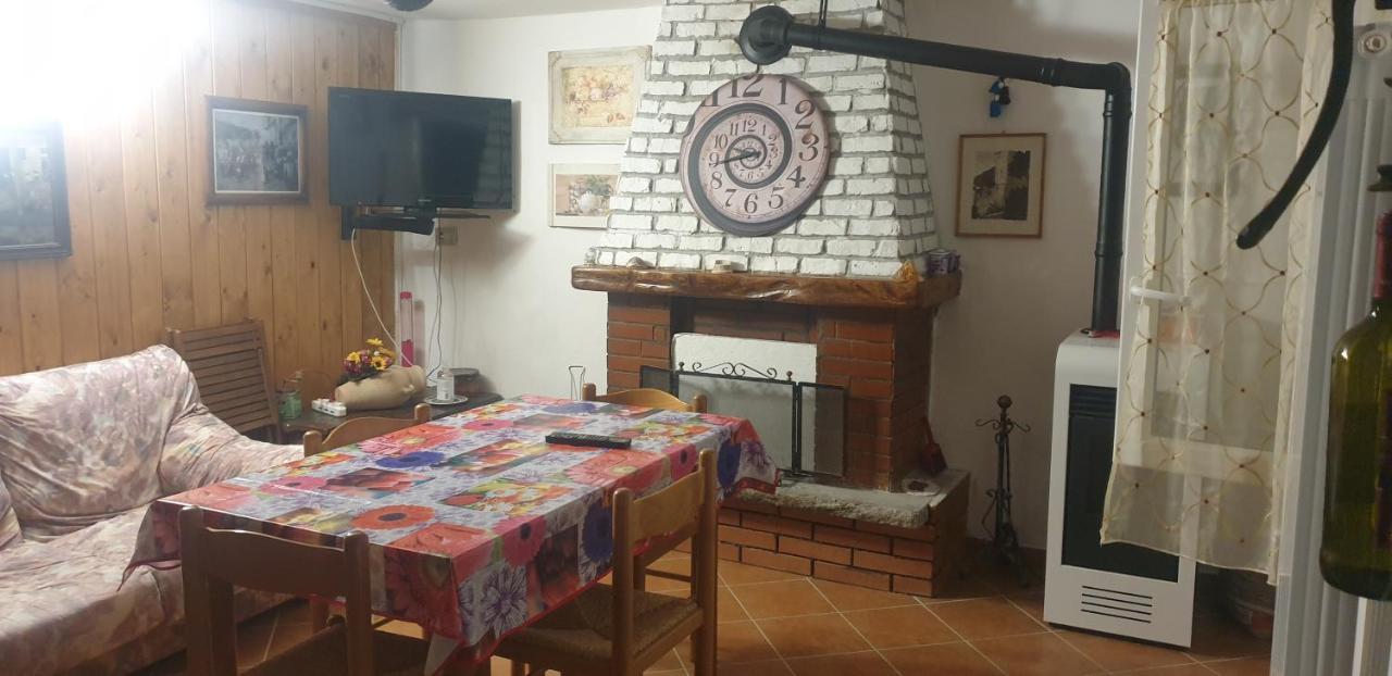 Casa Vacanze Mingos Lodio Di La Carpineta 外观 照片